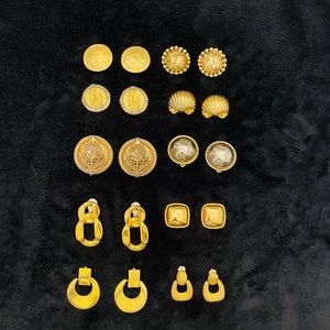 Vintage 1980’s Gold Tone Clip On Earnings